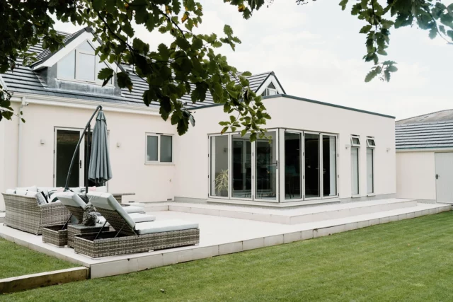 Corner Bifold Doors are a great alternative to a typical patio door for homeowners who want to effortlessly connect the inside of their home with the outdoors.

𝙒𝙝𝙖𝙩 𝙖𝙧𝙚 𝘾𝙤𝙧𝙣𝙚𝙧 𝘽𝙞-𝙁𝙤𝙡𝙙 𝘿𝙤𝙤𝙧𝙨?
A movable corner post allows for a complete corner opening.
For our Continental Folding Doors, we offer an adjustable corner post.
This method is designed for bifold doors that meet at a corner and the corner post sweeps away when the doors open.

The corner post can allow for a 90° corner bifold door to be produced without the need for a brick pillar or fixed aluminium corner post where the weight above the doors can be fully supported by steels.

This unique design is by @totalplanningsolutionsuk using @bmbifoldingdoors products 😍

#cornerbifolds #cornerbifolddoors #bifoldingdoors #bifolds #bmbifoldingdoors #middlesbrough #teesside #homerenovationproject #renovation